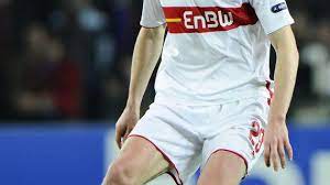Le milieu offensif de troyes rayan jabou, qui évolue avec les moins de 19 ans du leader de ligue 2, pourrait rejoindre la colonie française en bundesliga. Wk Gt0gqved3tm