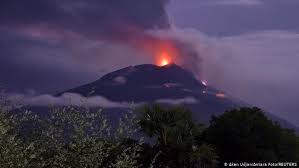 An exclusion zone of 12 km. Indonesia Thousands Evacuated As Volcano Erupts News Dw 30 11 2020