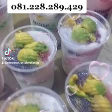 Berdasarkan daftar harga yang diunggah joe's ice cream di laman resminya, harga es krim cone tersebut ternyata berkisar 1,5 pound sterling hingga 1,8 pound sterling atau sekitar rp28 ribu hingga rp32 ribu. Pangeran Estelercilacap Posts Facebook