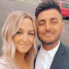 Derek Lippert's Instagram, Twitter & Facebook