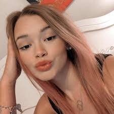 Bailey Enloe's Instagram, Twitter & Facebook