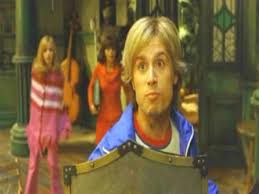 Sarah michelle gellar, freddie prinze jr., matthew lillard, linda cardellini, seth green plot: Freddie Prinze Jr As Fred In Warner Bros Scooby Doo 2 Monsters Unleashed 2004 Famousfix Com Post
