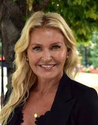 Tammy Bernhardt's Instagram, Twitter & Facebook