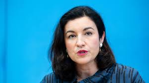 Lehrermedientag: Lehrer können mit Dorothee Bär diskutieren