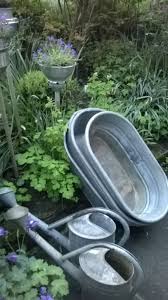 Deko Mit Kannen Wannen Www Staudenschmuck Ch Staudenstutze Staudenhalter Gartendekoration