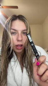 Erica Helmuth's Instagram, Twitter & Facebook