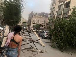 Буря плохая погода астрахань видео ответ на пост мат песчаная буря стихия. Stalo Izvestno O Razrushitelnyh Posledstviyah Peschanoj Buri V Astrahani Video