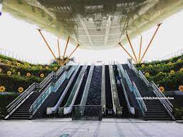 central park kaohsiung taiwan 高雄の街歩き 中央公園駅 毎日暑いけど 水が流れ花があればなんだか癒されます 台湾 台湾街歩き 台湾旅行 高雄 高雄旅行 高雄捷運 風景 海外旅行 地下鉄 台湾ブロガー 台北 台湾公認インスタグラマー トラベル 海外
