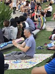 At the time of that transition, i had tried to sum up lee kuan the goh chok tong administration remains probably the most important period in the growth and development of the singapore armed forces. Prime Minister Lee Picnics At Botanic Gardens With Wife Grandkid Just Like Everyone Else