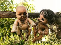 The Island of the Dead Dolls – La Isla de las Muñecas