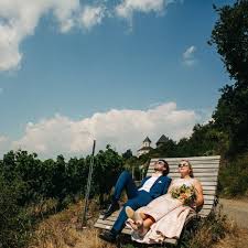 Entspannt Sein Macht Glucklich Hin Und Wieder Nichts Tun Und Das Am Hochzeitstag Hochzeitsfotograf Hochzeits Wedding Film Wedding Photography Photography
