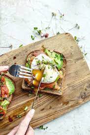 Smoked Salmon Poached Eggs On Toast Rezept Rezepte Fruhstuck Gesund Gesunde Rezepte