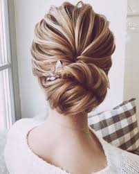 This vintage rolled up and pinned updo, with a cute reverse. 45 Glamorous Wedding Updos For Long And Medium Hair Unique Wedding Hairstyles Hair Styles Romantic Wedding Hair