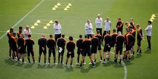 Op 1 juni moet hij zijn definitieve selectie geven. Oranje Werkt Met Fitte Selectie Toe Naar Finale Tegen Portugal