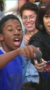 Marisa Maiô chegou na Band para apresentar o Melhor da Noite e não deixou  pedra sobre pedra! Colocou a produção no seu devido lugar e deu aquele  toque debochado nos convidados. Quem