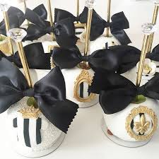 Black And Gold Candy Apples Roni S Sugar Creations On Instagram Baby Shower Of Our Beautiful Gourmet Apples Gourmetapples Bab Chocolate Covered Apples Candy Apple Recipe Candy Apples