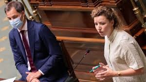 Ihsane haouach, de vrouw die werd voorgedragen als regeringscommissaris voor het instituut voor de gelijkheid van vrouwen en mannen, zou een toneelstuk hebben georganiseerd waarbij het publiek. Vk3jzxxmxqkelm