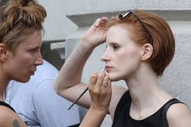 Jessica Chastain Photos Photos Short Haired Jessica Chastain Rocks An Aqua Colored Dress As She Spends A Full Day Filming Scenes For Her New Film The Disappea Cute Hairstyles For Short