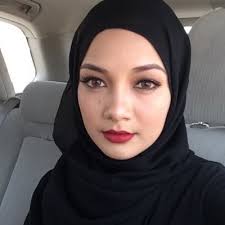 (afp/royal press office photo) kuala lumpur: Sultan Johor Undang Pemain Jdt Ke Rumah Flintstone