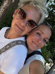 Was für ein Jahr, viel zu kurz um es in nur wenigen Fotos festzuhalten. 🤯  Hiermit wünsche ich euch wundervolle Weihnachtstage mit euren  Liebsten🎄🎅🧑‍🎄