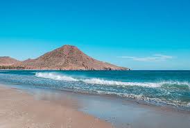 esˈpaɲa (escutar )), oficialmente reino de/da espanha (reino de españa), é um país principalmente localizado na península ibérica na europa. Melhores Praias Para Ferias No Sul De Espanha Vagamundos
