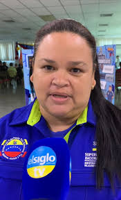 Funcionarios reciben honores por gestión de evidencias y desarme