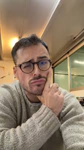 david.varano colaborame, para que esta publicación aparezca en tu perfil!  En la madrugada de hoy 28/12, David rescató del infierno de la violencia a  otra mujer. Cuando digo rescató, es literal. Poniendo