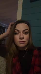 Samantha Capps's Instagram, Twitter & Facebook