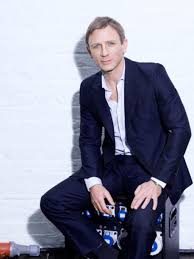 Mini bio (1) one of the british theatre's most famous faces, daniel craig, who waited tables as a struggling teenage actor with the national youth theatre, has gone on to star as james bond in casino royale (2006), quantum of solace (2008), skyfall (2012), spectre (2015), and no time to die (2021). Daniel Craig The Interview