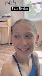 Evelyn Sparrow's Instagram, Twitter & Facebook