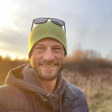 Iqaluit, Nunavut: Modernization and Daily Life