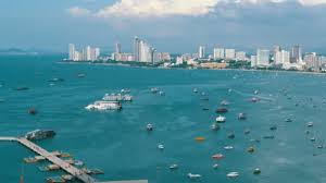 The tropical warmth of the water attracts many tourists. Pattaya Stok Video Pattaya Rekaman Bebas Royalti Depositphotos