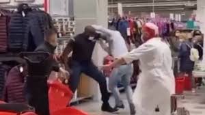 Rimproverati perché senza mascherina alla Coop, scatta la rissa (VIDEO)