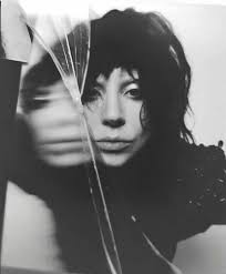 مرحبًا بكم في عهد Lady Gaga الجديد "MAYHEM"🖤🧡