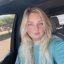 Becky Blount's Instagram, Twitter & Facebook