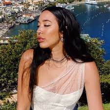 Sierraâ deaton, formerly of alexâ & sierra, reflects on her debut solo single and splitting up with her boyfriend and sierra deaton explains leaving alex & sierra, talks solo single 'don't hurt'. Sierra Deaton Sierradeaton Twitter