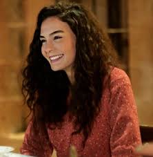 Ebru Sahin Como Reyyan Aslanbey En Hercai Episodio 38 Guzellik Instagram