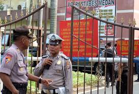 Ydh acp anuar bin hj omar kpd brickfields, ydh supt basri bin sagoni t/kpd brickfields, dsp seah chong seng kb jpjkk brickfields, asp ezral ezwani bin ab malik kpb sri petaling, asp mohd naslan bin othman kb. 1 Maut 6 Cedera Dalam Serangan Bom Bunuh Diri Di Balai Polis Medan Astro Awani