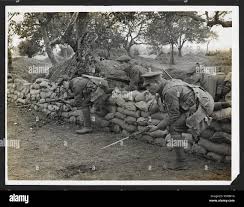 Indian soldiers trench hi-res stock ...