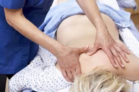 Als fachärztin für physikalische medizin mit öäk dipl. Von Akupunktur Bis Osteopathie Alternatives Gegen Ruckenschmerzen Stern De