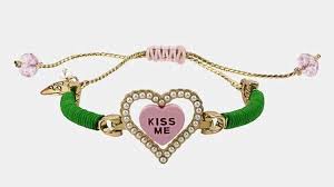 Looking to strengthen your bond? Happy Valentines Day Gift Ideas For Girlfriend Best Valentine S Day Gifts Girlfriend Valentines Birthday Gifts For Girlfriend