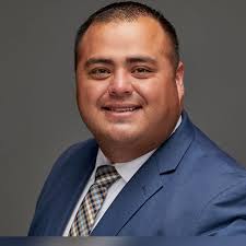 Quién es César Martínez?