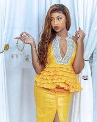 Djok et model de bazin. 270 Idees De Bazin Model En 2021 Mode Africaine Tenue Africaine Robe Africaine