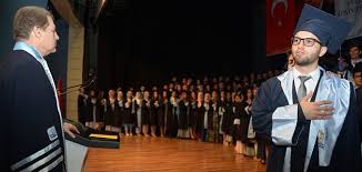 Sırada yer aldığını, diş hekimliği fakültesi'nin uluslararası sağlık turizmi sertifikasına sahip olan tek devlet üniversitesi olduğunu, ziraat. Genc Dis Hekimleri Kep Firlatti