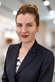 Alana Knox's Instagram, Twitter & Facebook