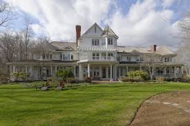 Peek At The Dream Home That Ron Howard Built For His Family Spaces Yahoo Homes Celebrity Houses Howard House Ron Howard