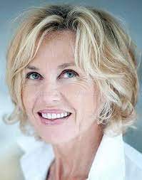 You can choose the informal wavy hairstyle the key to a perfect hairstyle for fine hair is a good short haircut with the right length and proper styling aids that promote volume, shine and movement. 15 Best Short Hair Styles For Women Over 60 New Medium Hairstyles Short Wavy Hairstyles For Women Medium Hair Styles Short Wavy Hair