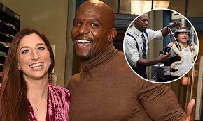 She is best known for portraying gina linetti in the golden globe award. Chelsea Peretti Will Not Return As Gina Linetti In Season 7 Of Nbc S Brooklyn Nine Nine Daily Mail Online