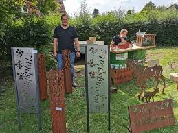 Je nach geschmack und geldbeutel lässt sich in nahezu jedem garten ein. Wir In Freilingen Kunterbunt Und Kreativ Vielfaltiges Angebot Bei Kunst Im Garten 2019