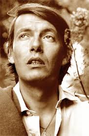 Perché fabrizio de andrè è un personaggio amato anche dalle nuove generazioni? Biografia Di Fabrizio De Andre